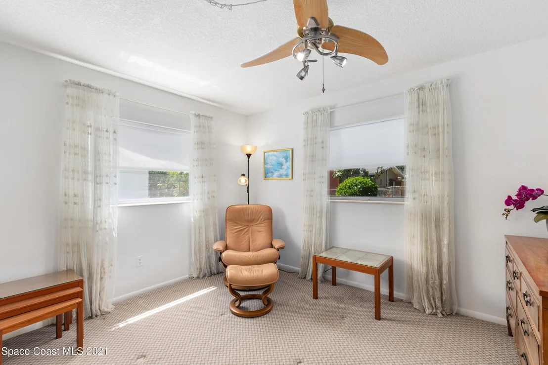 Photo of 584 Westminster Avenue