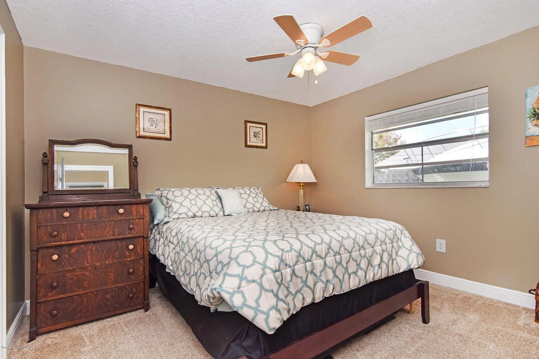 Photo of 7654 Sheridan Road