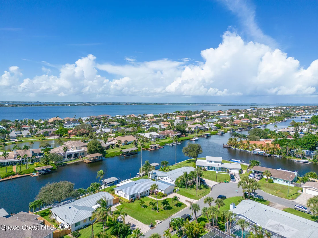 Photo of 209 River Road