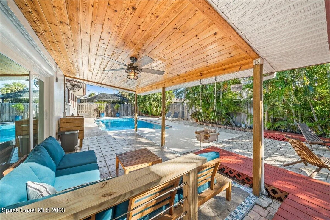 Photo of 615 N Robert Way