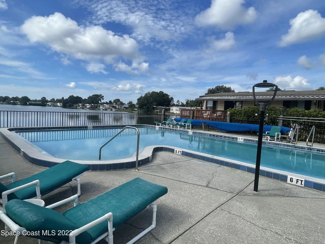 Photo of 303 Buttonwood Court