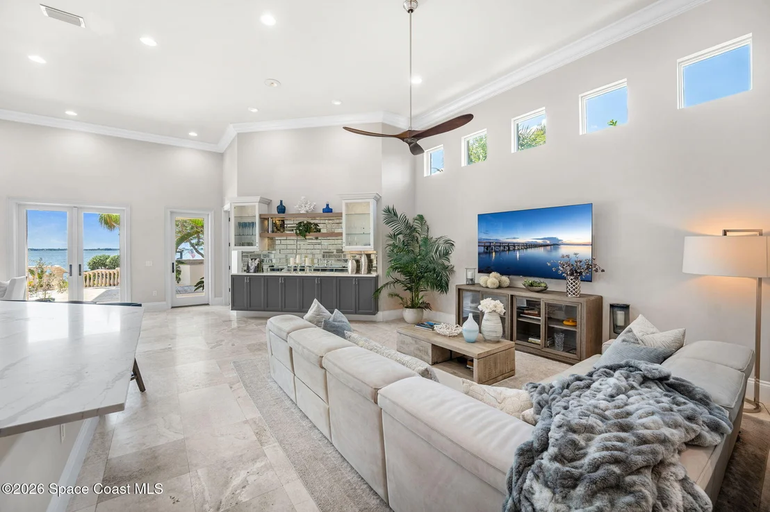 Photo of 200 Riverside Drive