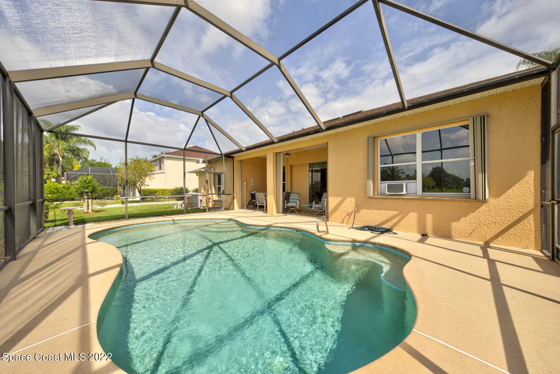 Photo of 5948 Newbury Circle