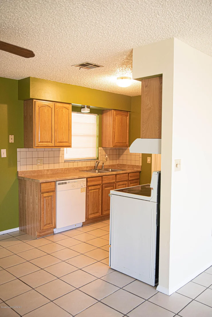 Photo of 2805 Lancaster Road