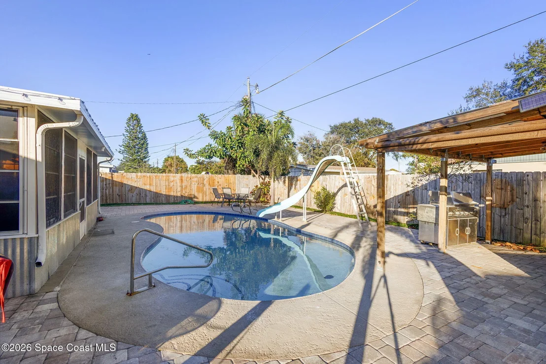Photo of 727 Clarke Avenue