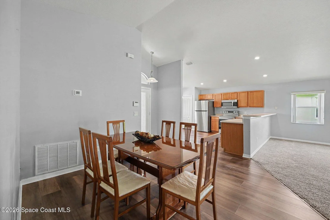 Photo of 2476 Hidden Pine Lane NE