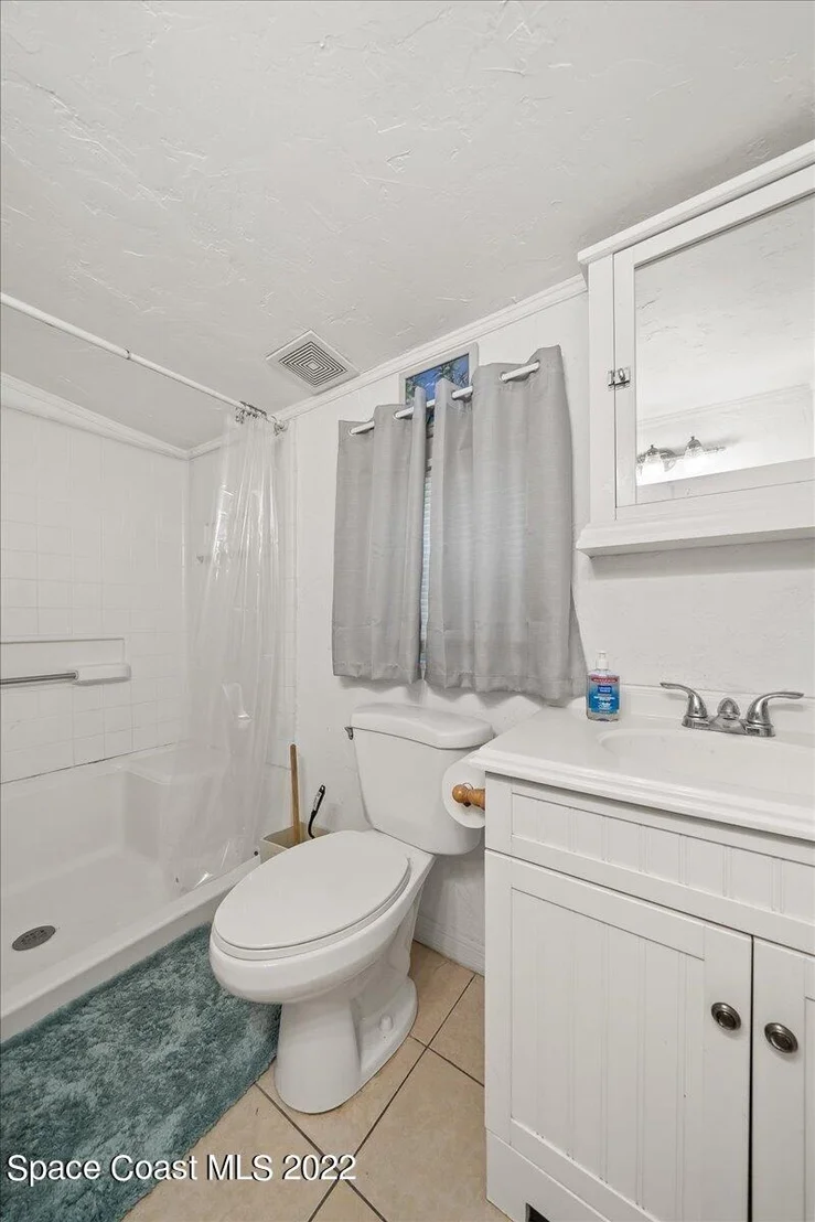 Photo of 283 N Burnett Road