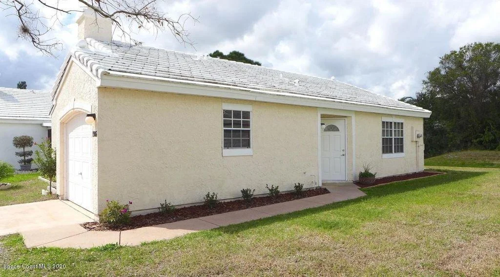 Photo of 1906 Elderberry Court NE