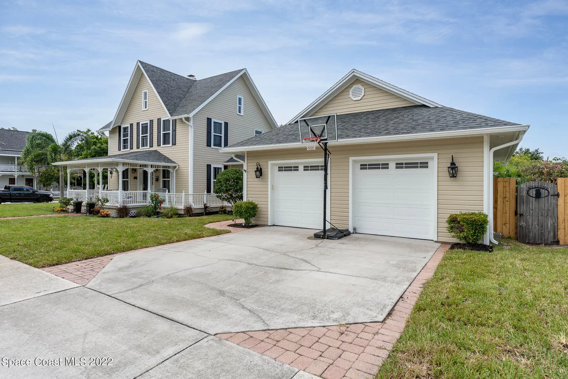 Photo of 1695 Highland Avenue