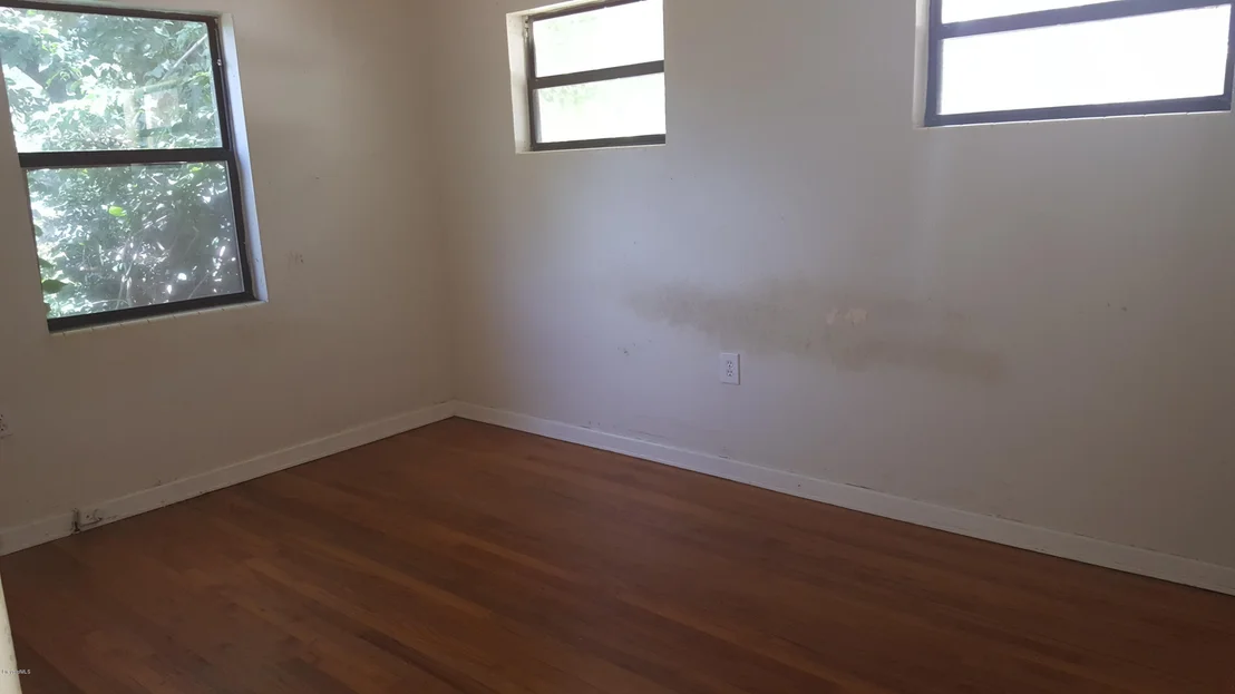 Photo of 104 Orange Avenue