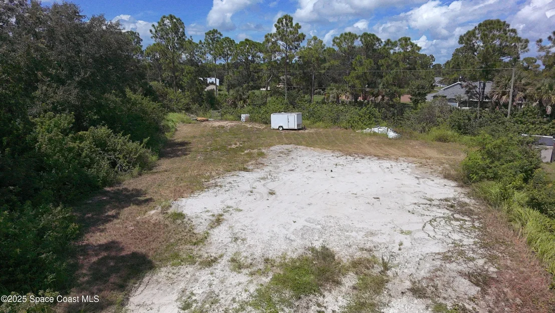 Photo of 895 Tedder Road SE