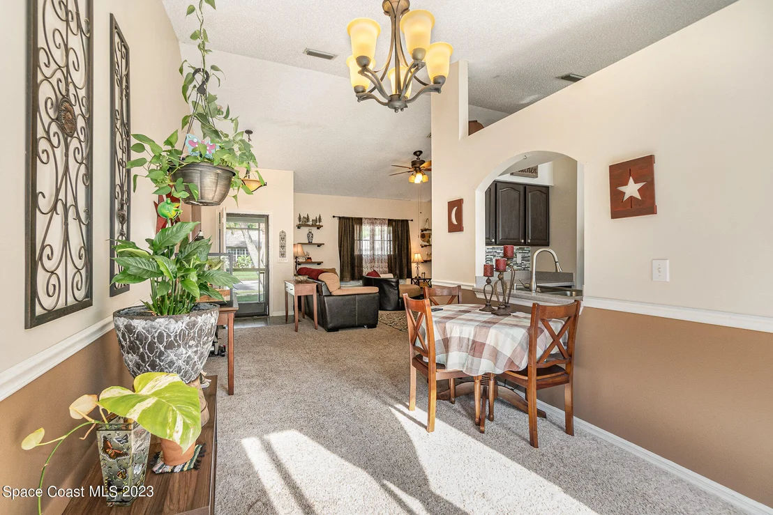 Photo of 672 Sandpiper Circle
