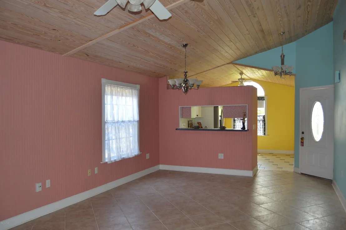 Photo of 944 S Fork Circle