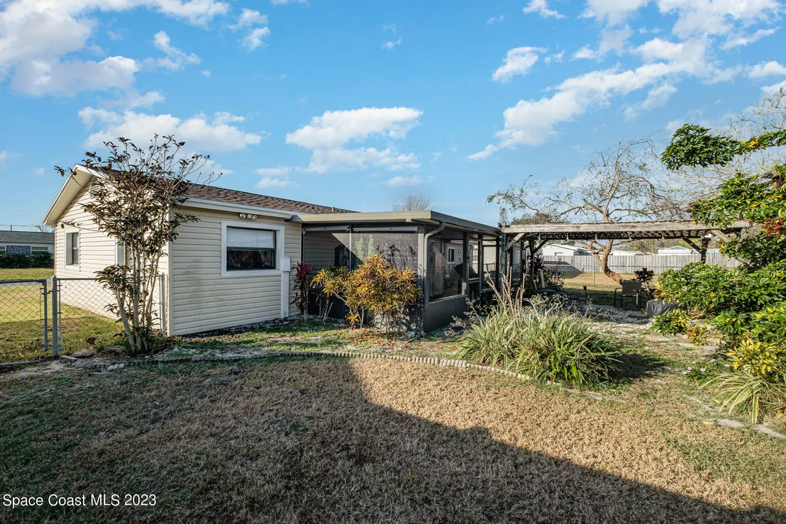 Photo of 2710 Locksley Road