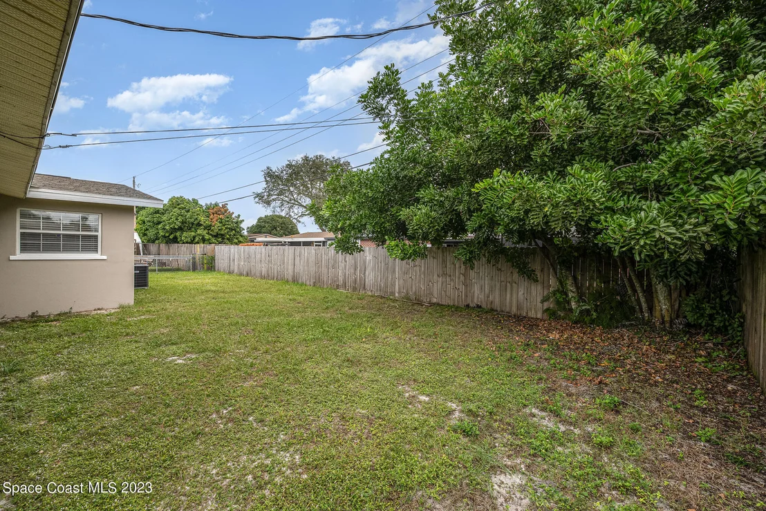 Photo of 581 Oxford Avenue