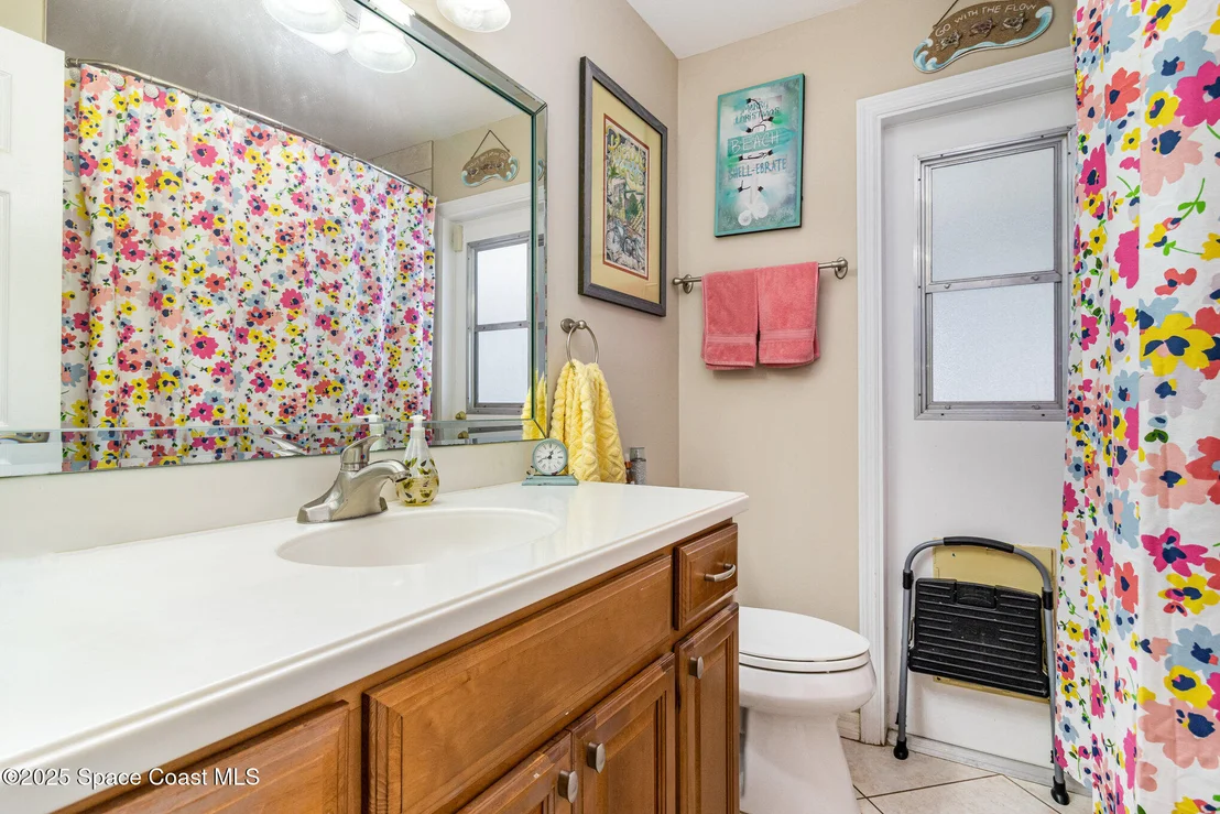 Photo of 425 Sparrow Drive