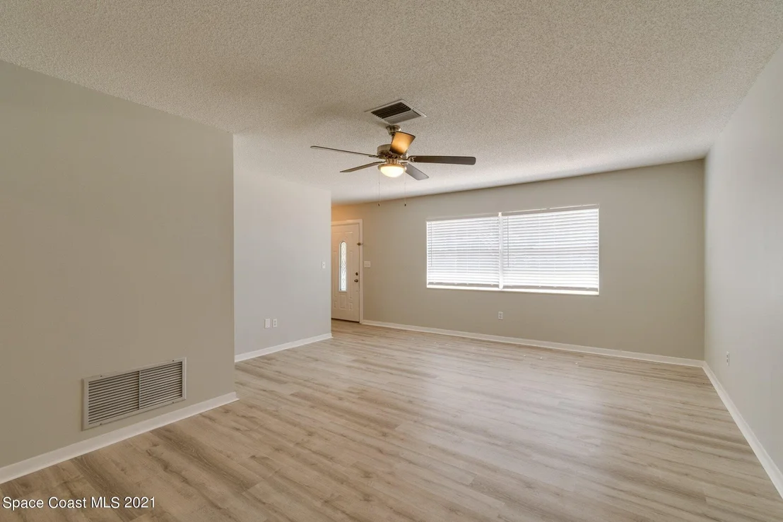 Photo of 603 Dundee Circle