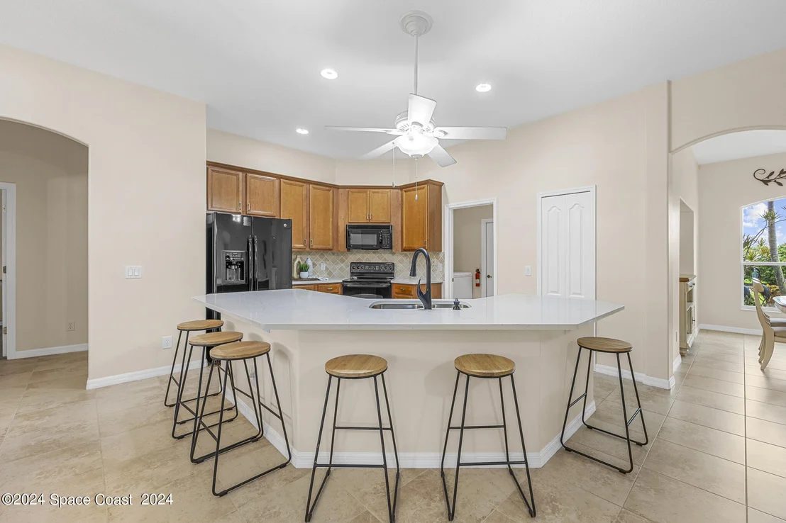 Photo of 1878 Windbrook Drive SE