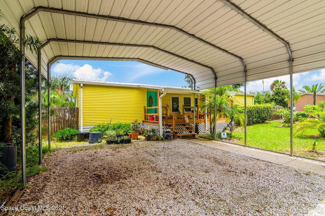 Photo of 549 Nicklaus Circle