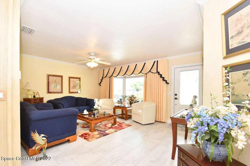 Photo of 1241 Riviera Drive NE