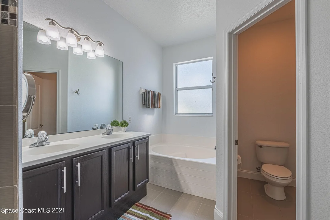 Photo of 401 Waterside Circle