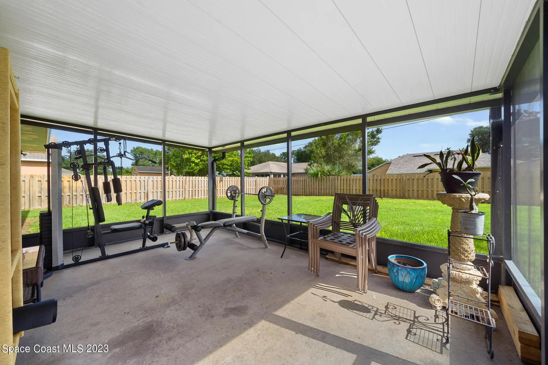 Photo of 990 Emerald Road SE