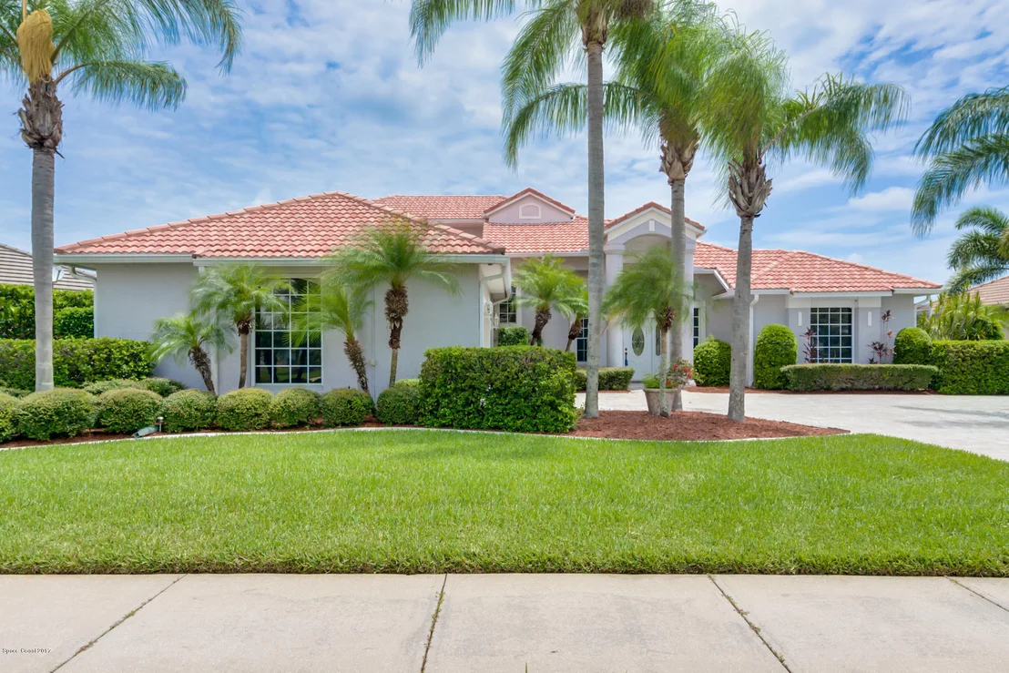 Photo of 689 Nicklaus Drive