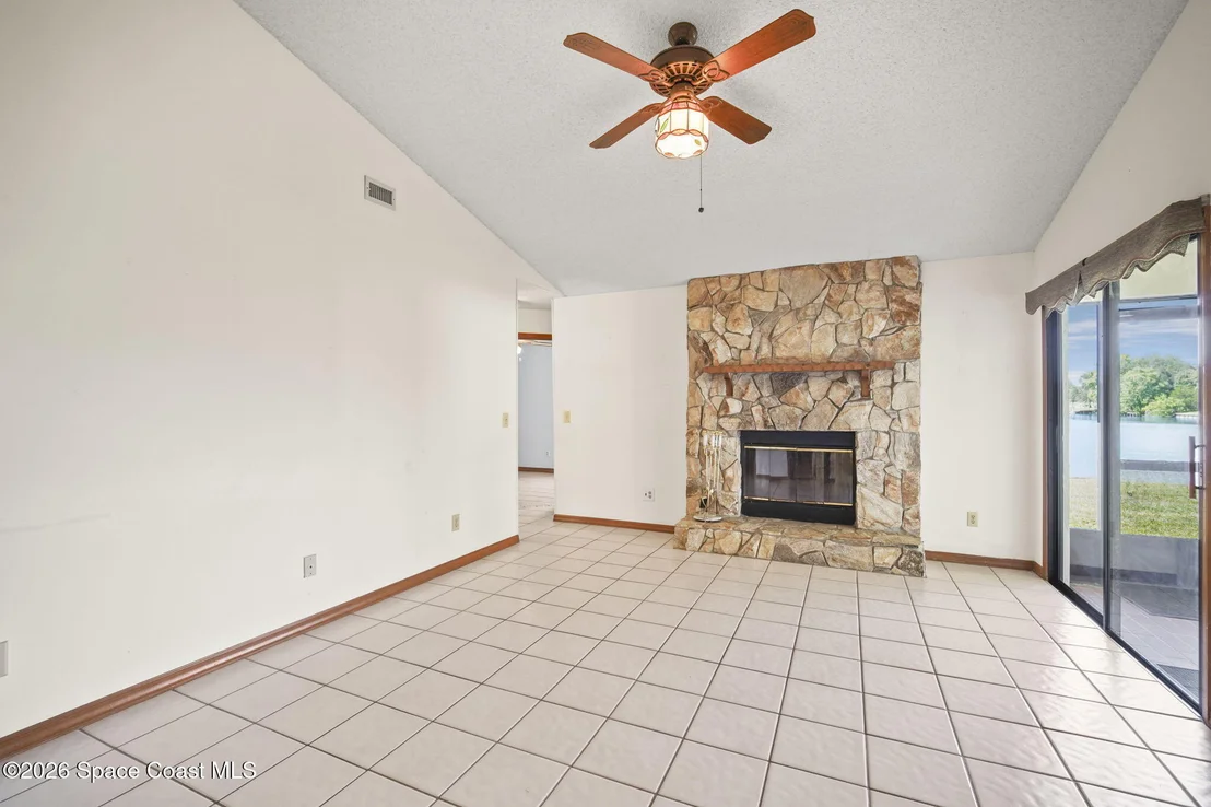 Photo of 1246 Lakeview Drive
