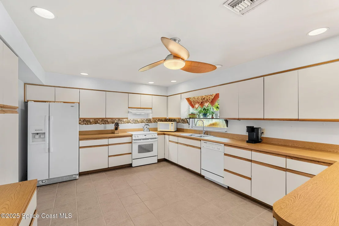 Photo of 440 Pine Tree Drive