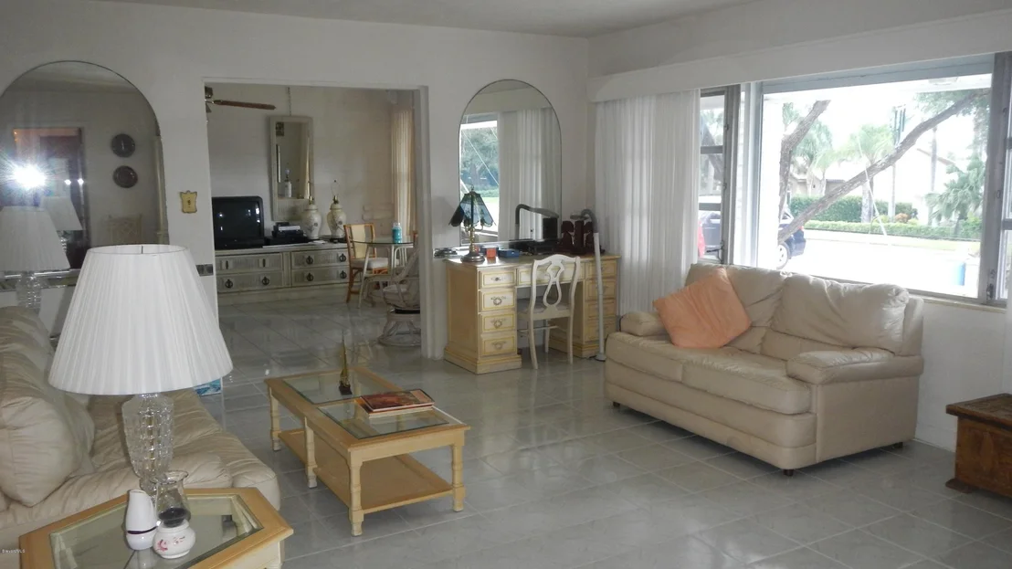 Photo of 860 Indian River Drive