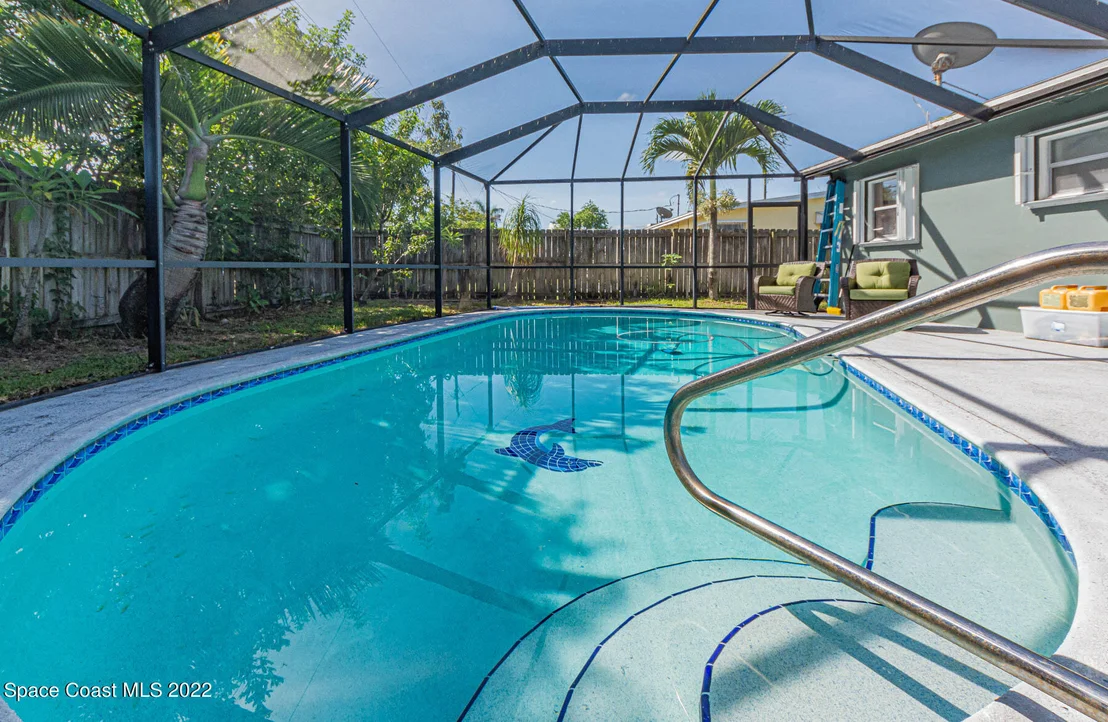 Photo of 931 Bianca Drive NE