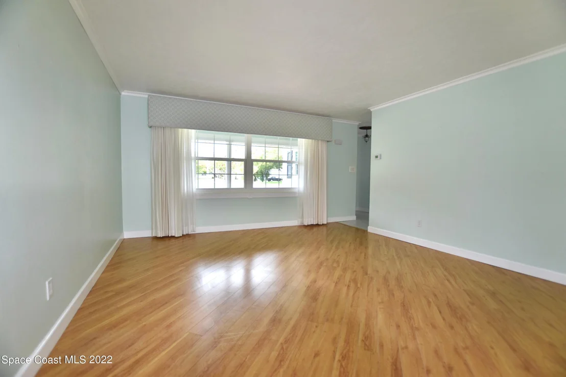 Photo of 977 Kings Post Road