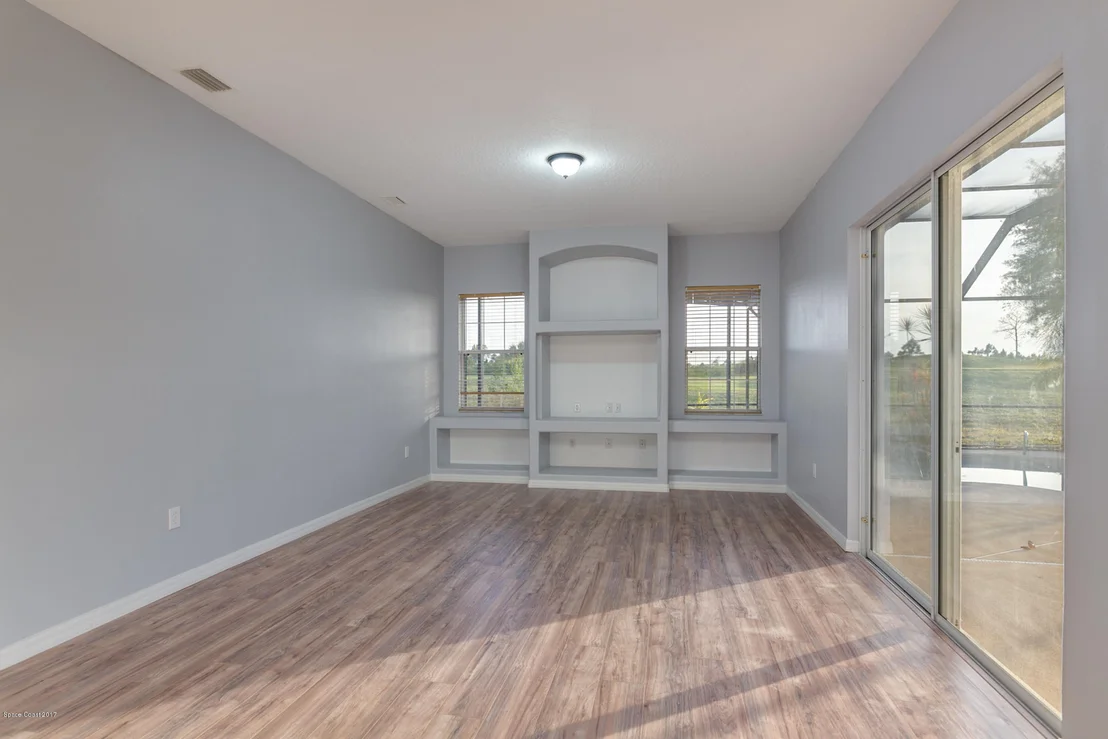 Photo of 2118 Windbrook Drive SE