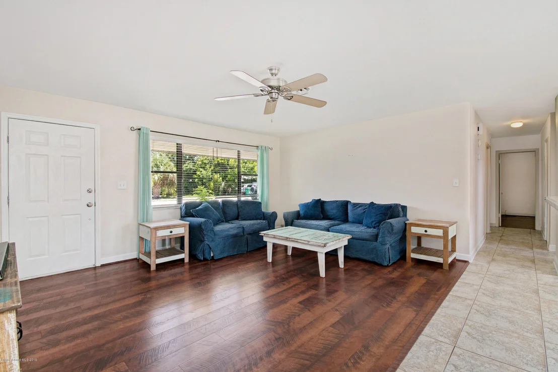 Photo of 445 Cinnamon Drive