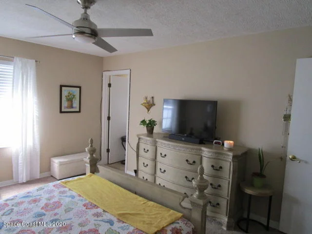 Photo of 810 Wateroak Drive NE