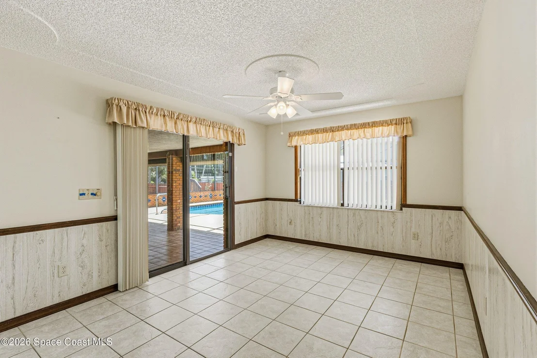 Photo of 460 Neptune Drive NE