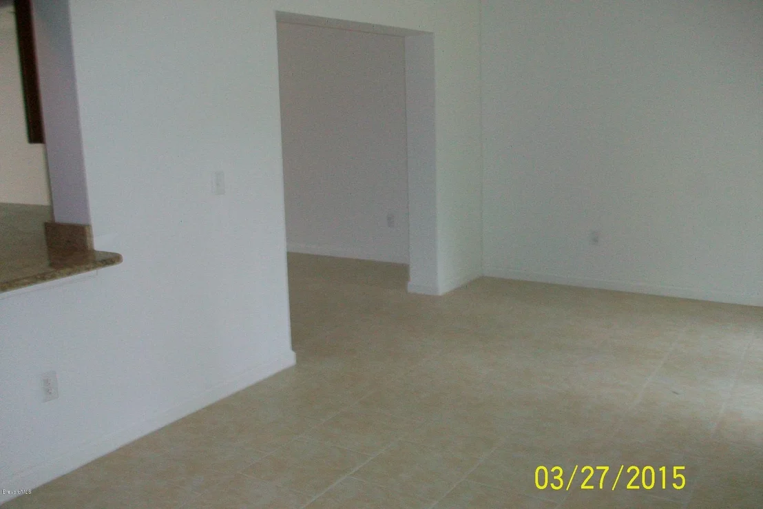 Photo of 1132 NE Mariposa Drive