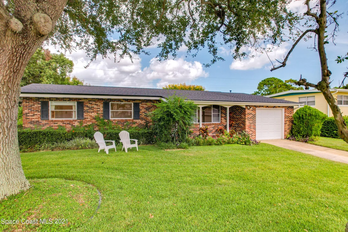 Photo of 940 Forest Road