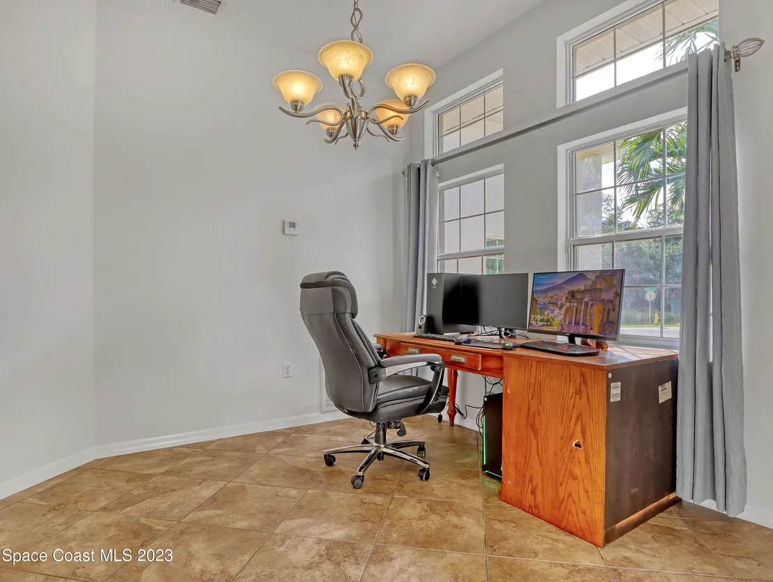 Photo of 1663 Dozier Circle SE