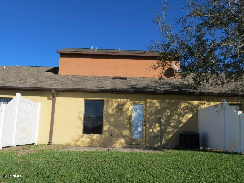 Photo of Unit 103 at 855 Luminary Circle