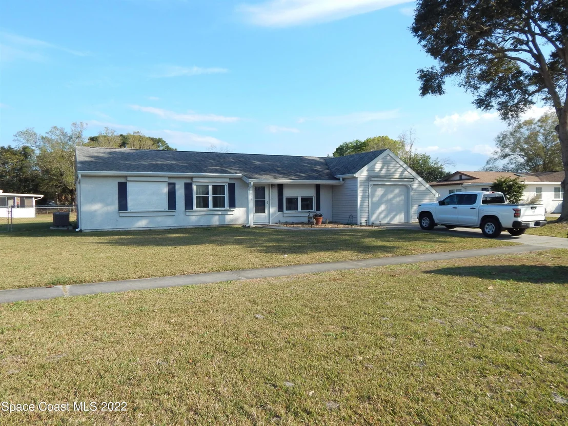 Photo of 1638 Riviera Drive NE