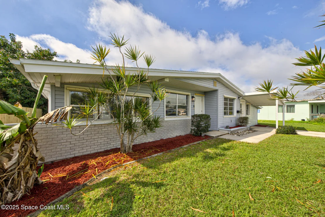 Photo of 2433 Allan Adale Road