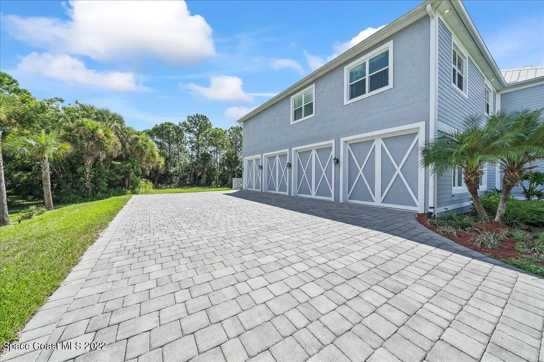 Photo of 5660 Willoughby Drive