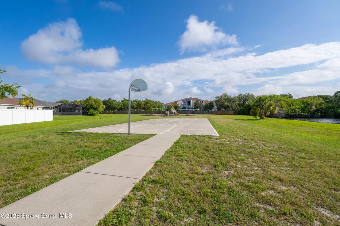 Photo of 2527 Deercroft Drive