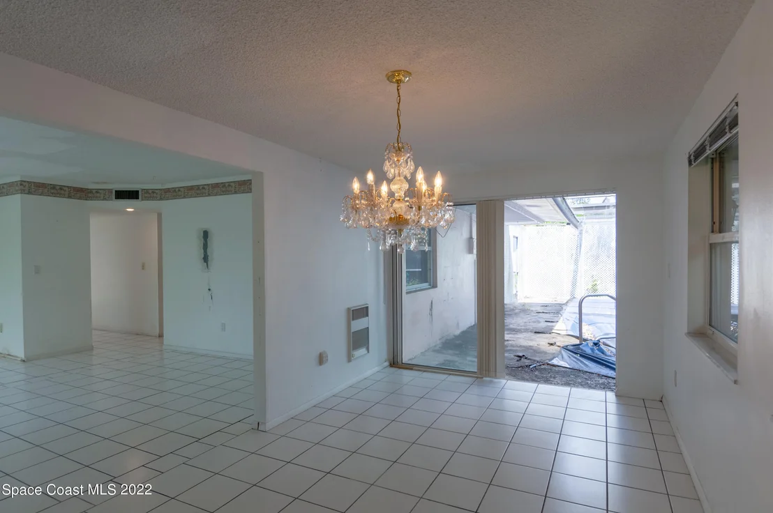 Photo of 722 Bianca Drive NE