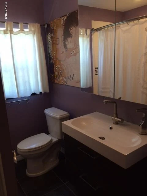 Photo of 1075 Tanglewood Lane