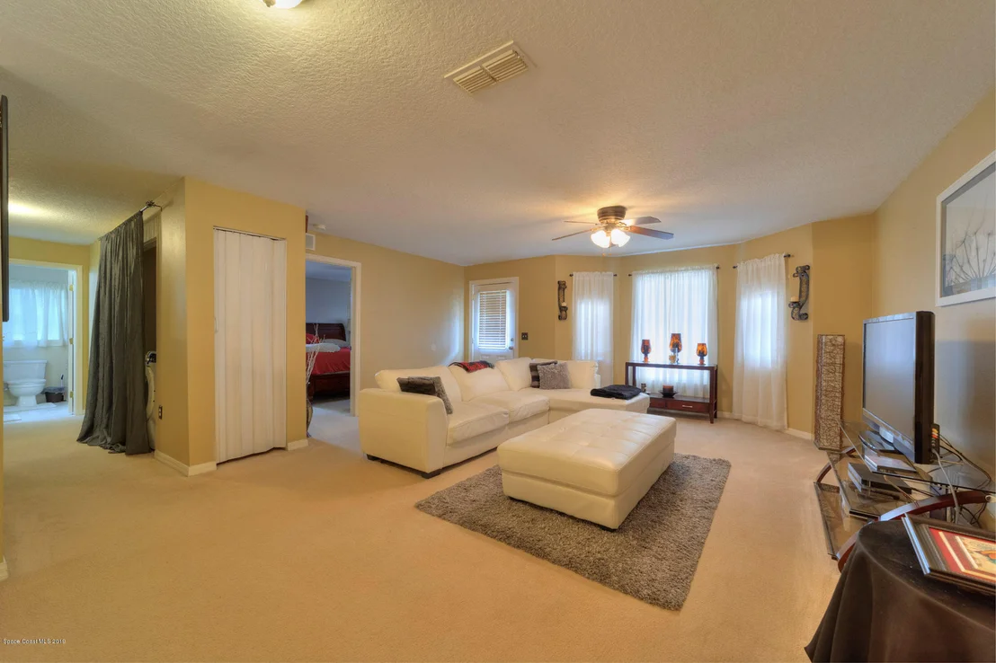 Photo of 1888 Villa Drive