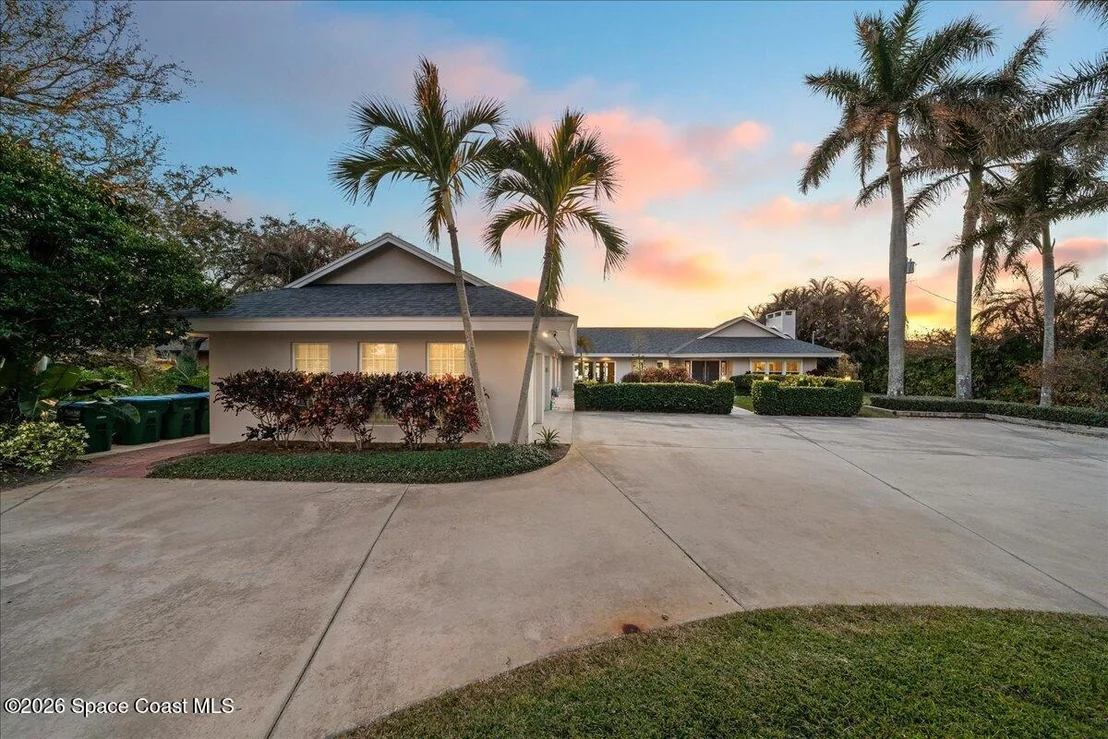 Photo of 408 Riverside Drive