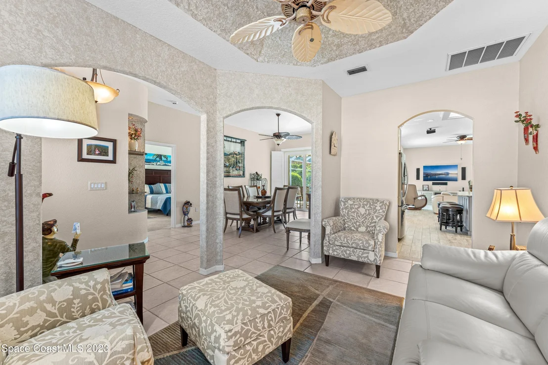 Photo of 665 Carriage Hill Road
