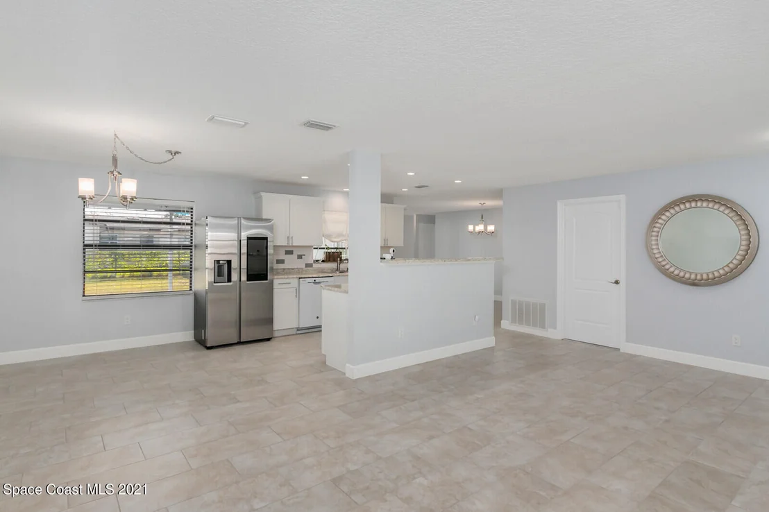 Photo of 991 Pineland Drive